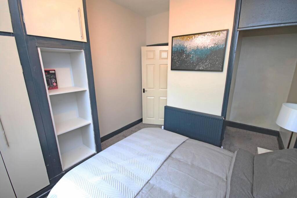 Bellshaw - Newly Refurbished * Bradford (West Yorkshire)